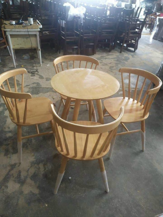 Bàn ghế cafe gỗ 9 nan
