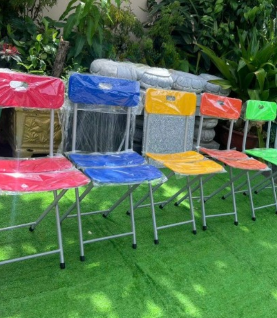 Ghế xếp nhựa ba lá